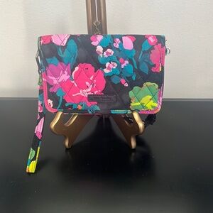 Vera Bradley Floral Fabric Wristlet Wallet Clutch